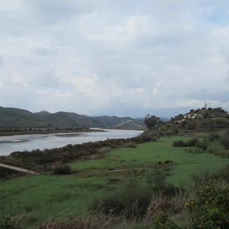 度假居 Casa Da Ribeira *