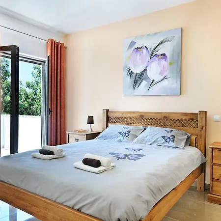 度假居 Casa Da Ribeira *